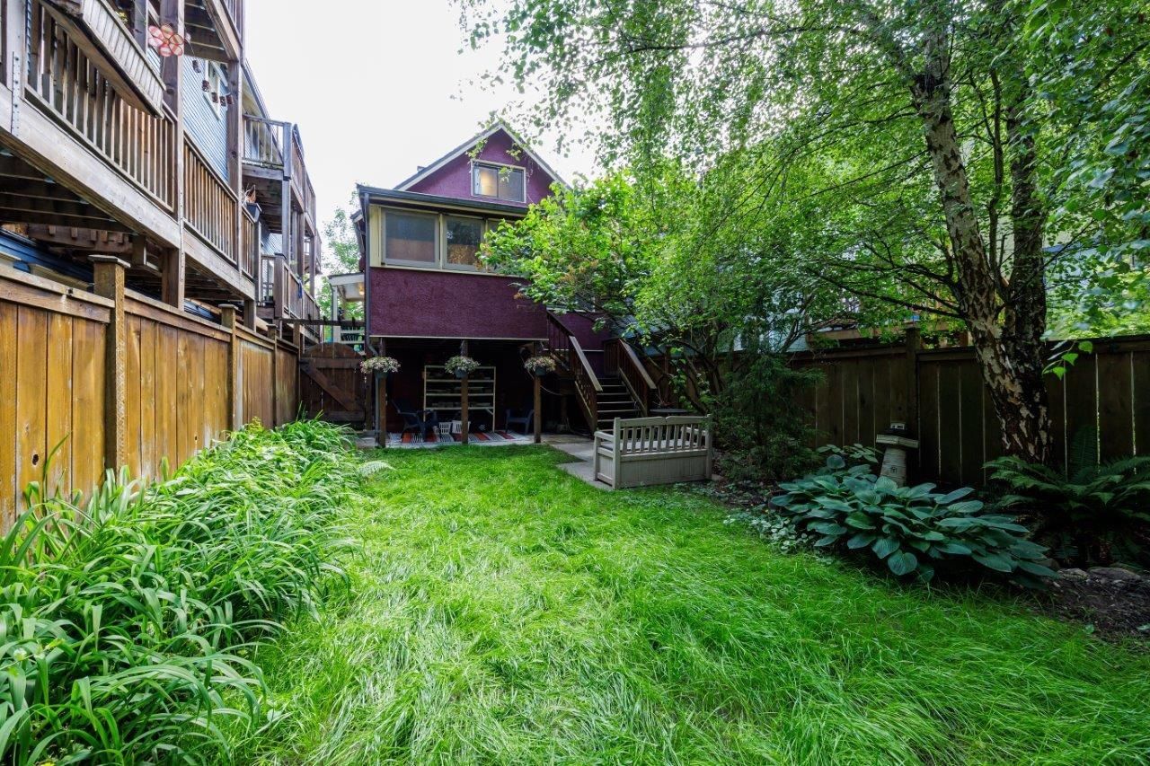 Listing Image 4