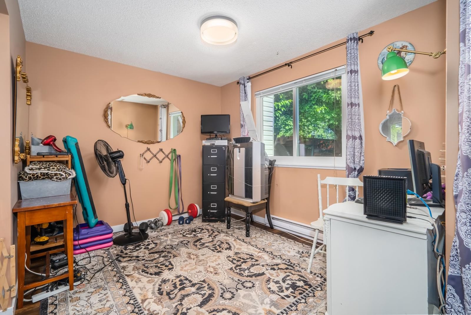 Listing Image 9