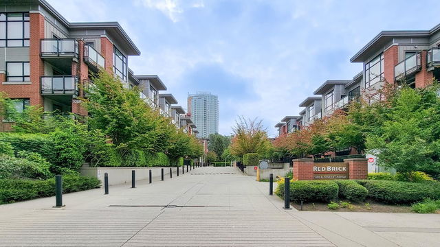 427 - 7058 14th Avenue