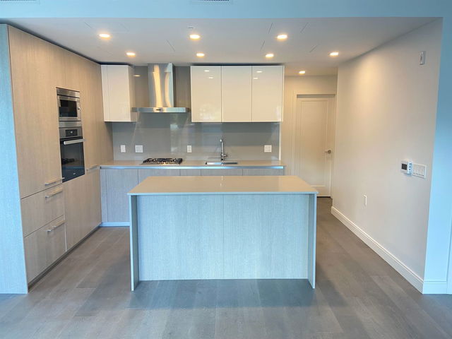 304 - 4932 Cambie Street