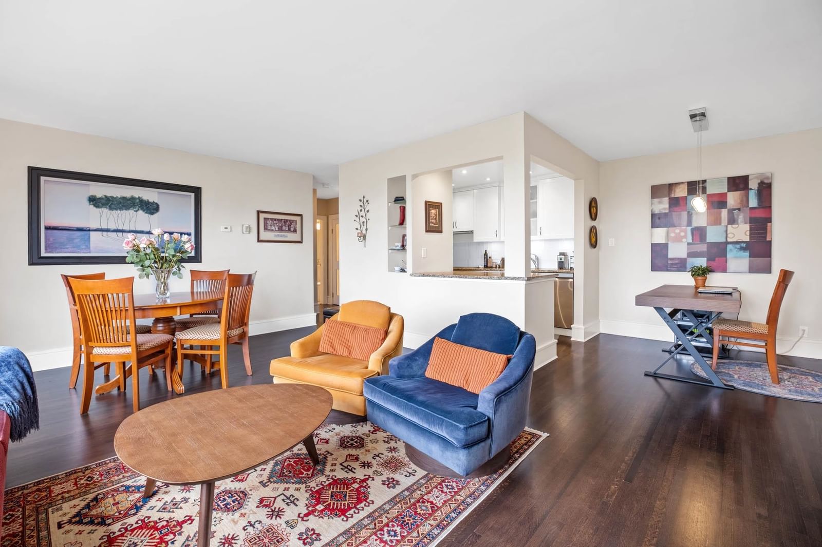 Listing Image 4