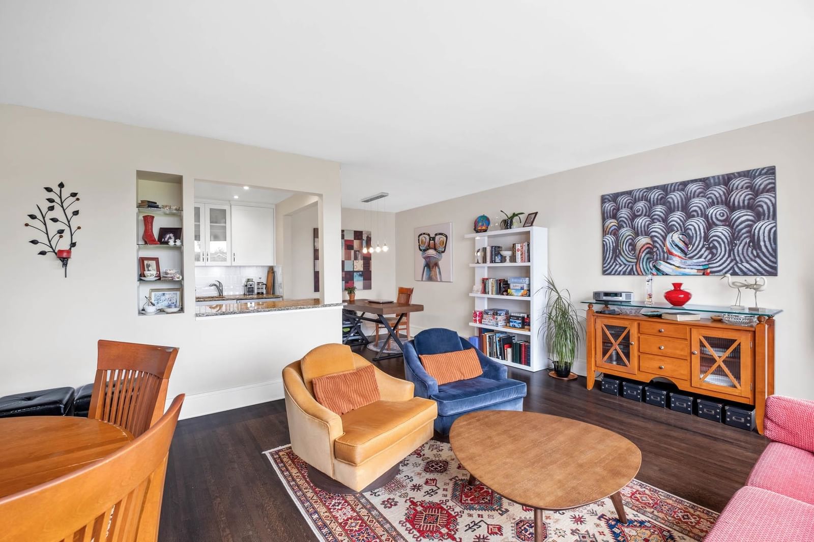Listing Image 5