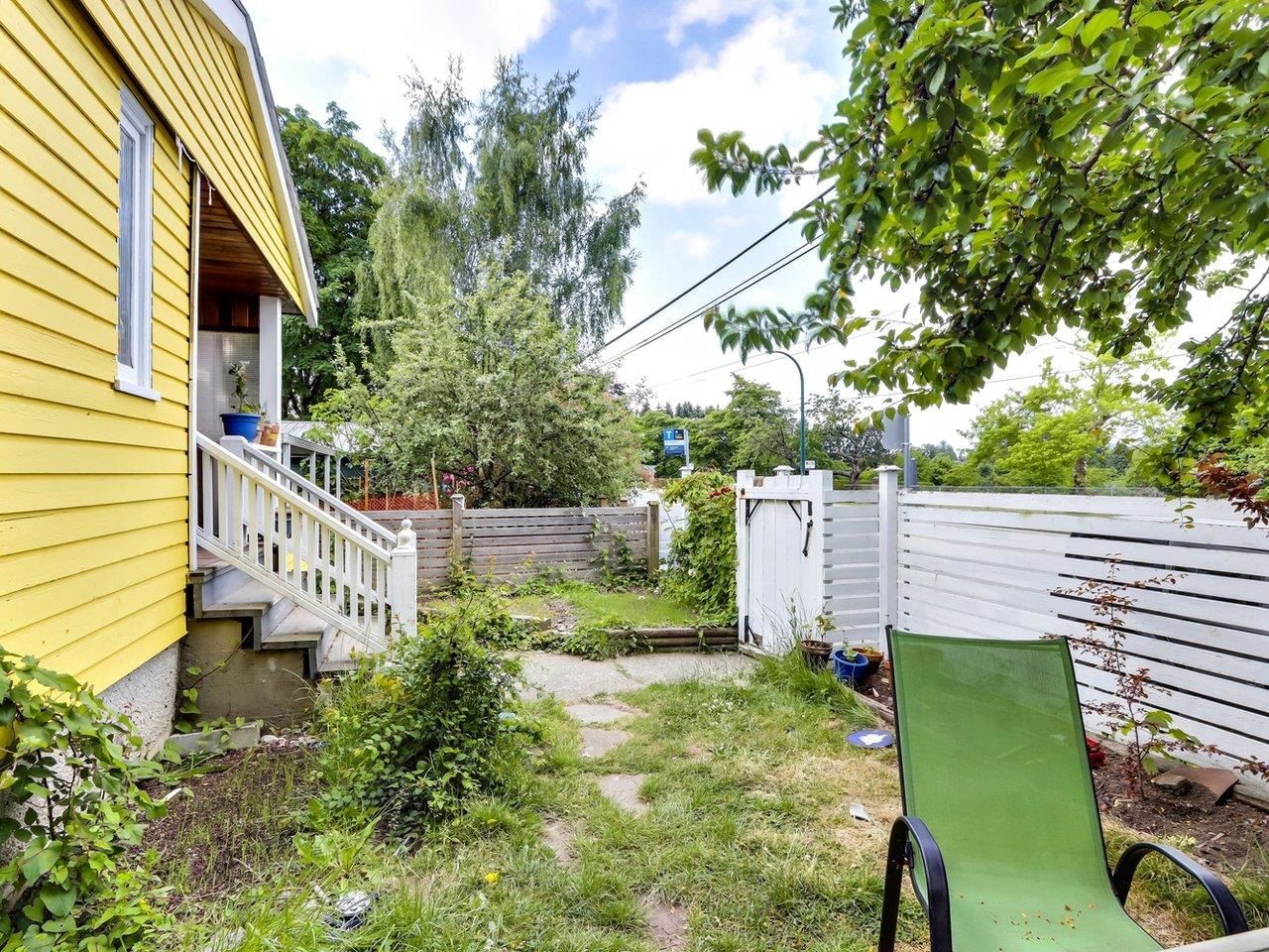 Listing Image 4