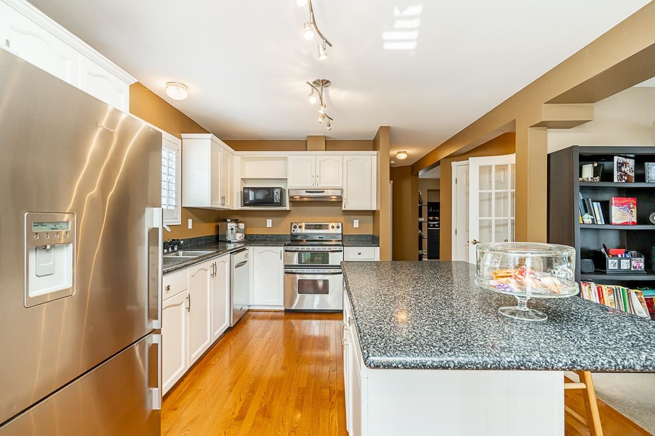 Listing Image 10