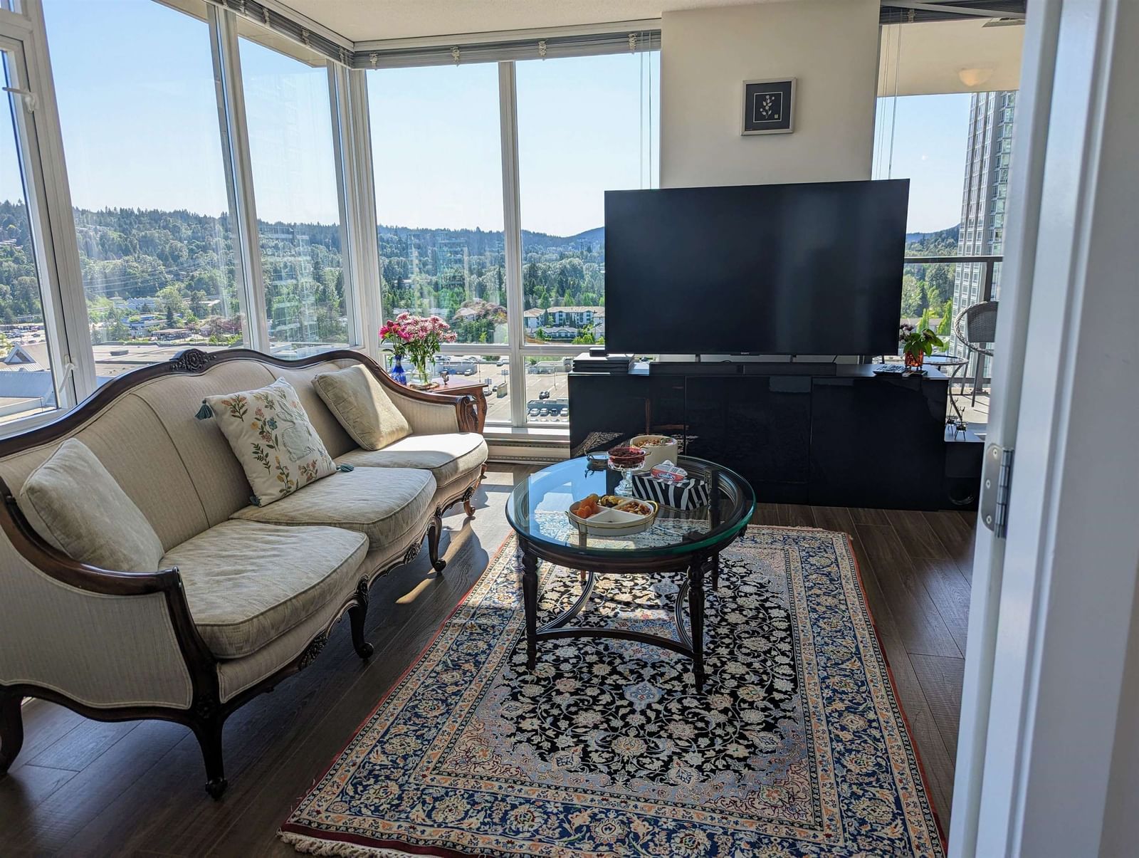 Listing Image 11