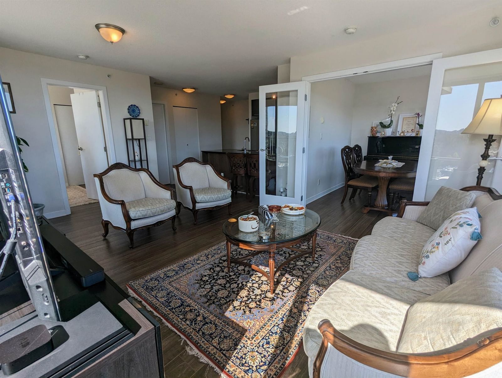 Listing Image 5