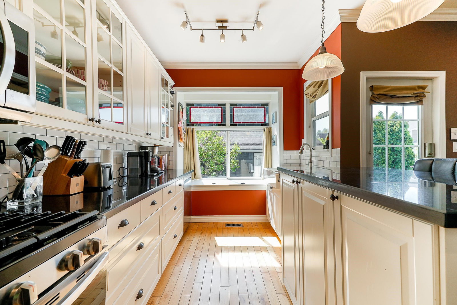 Listing Image 14