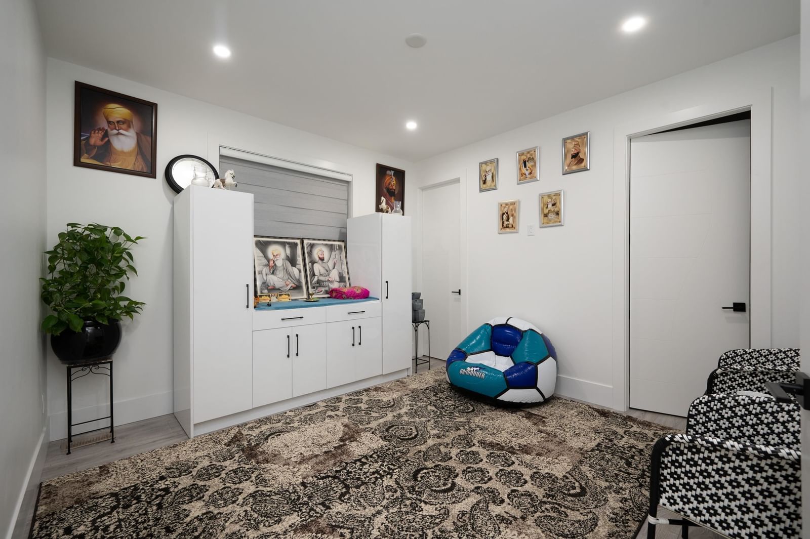 Listing Image 19