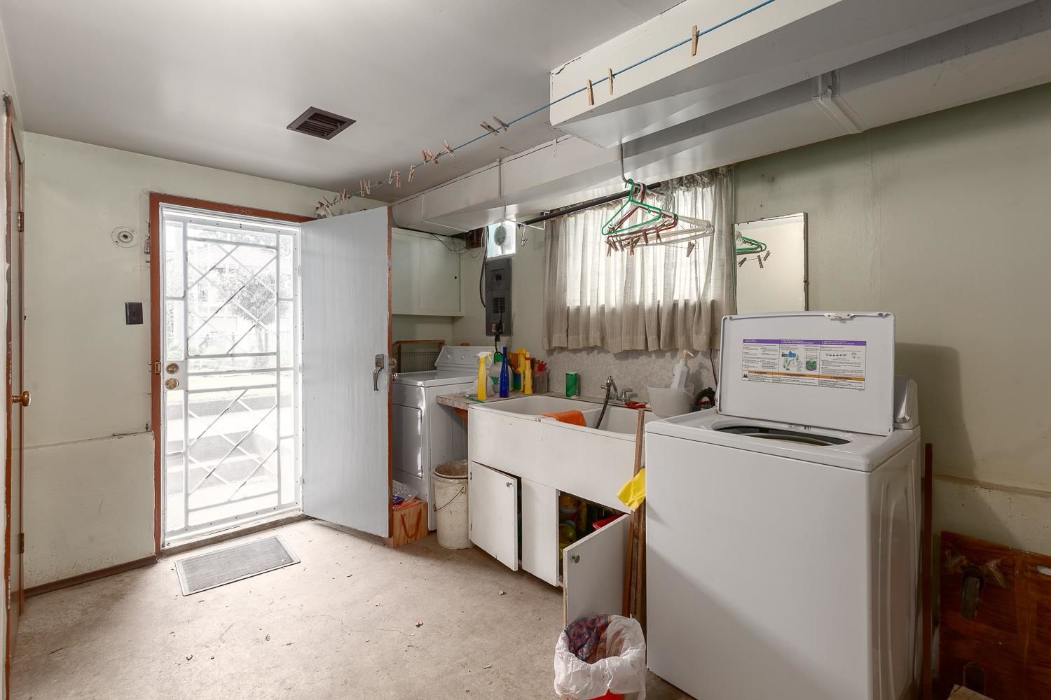 Listing Image 19