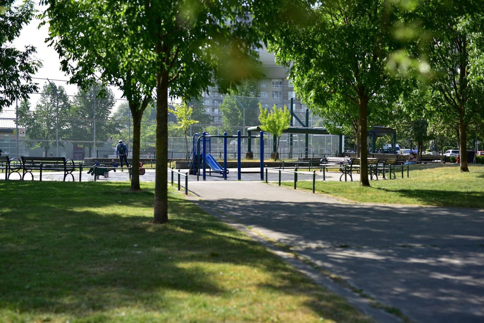 Listing Image 5