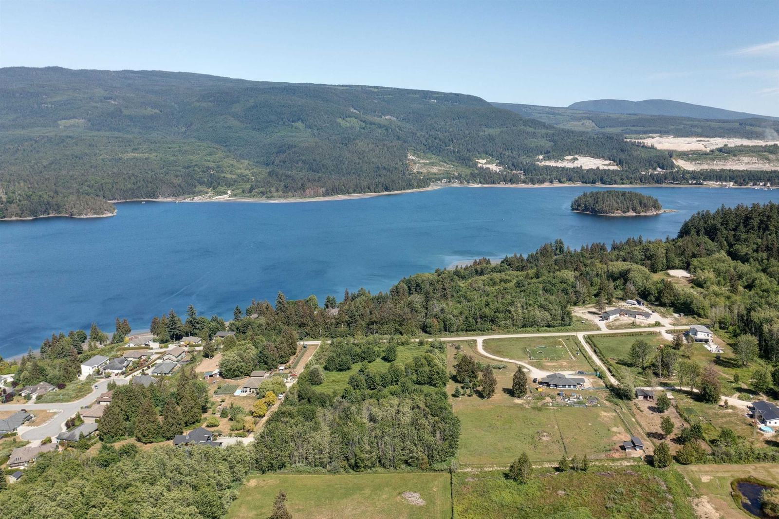 Listing Image 12
