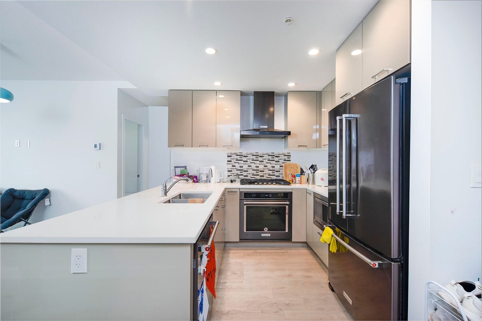 Listing Image 12