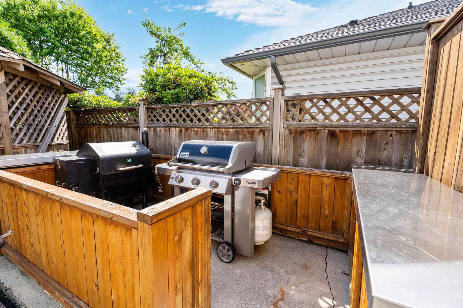 Listing Image 6