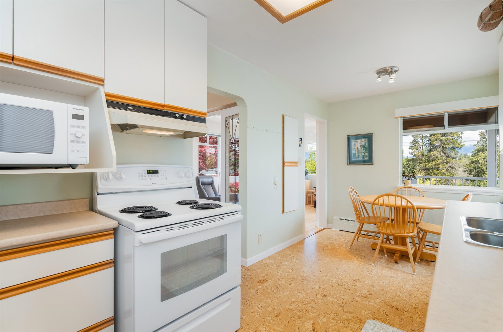 Listing Image 12