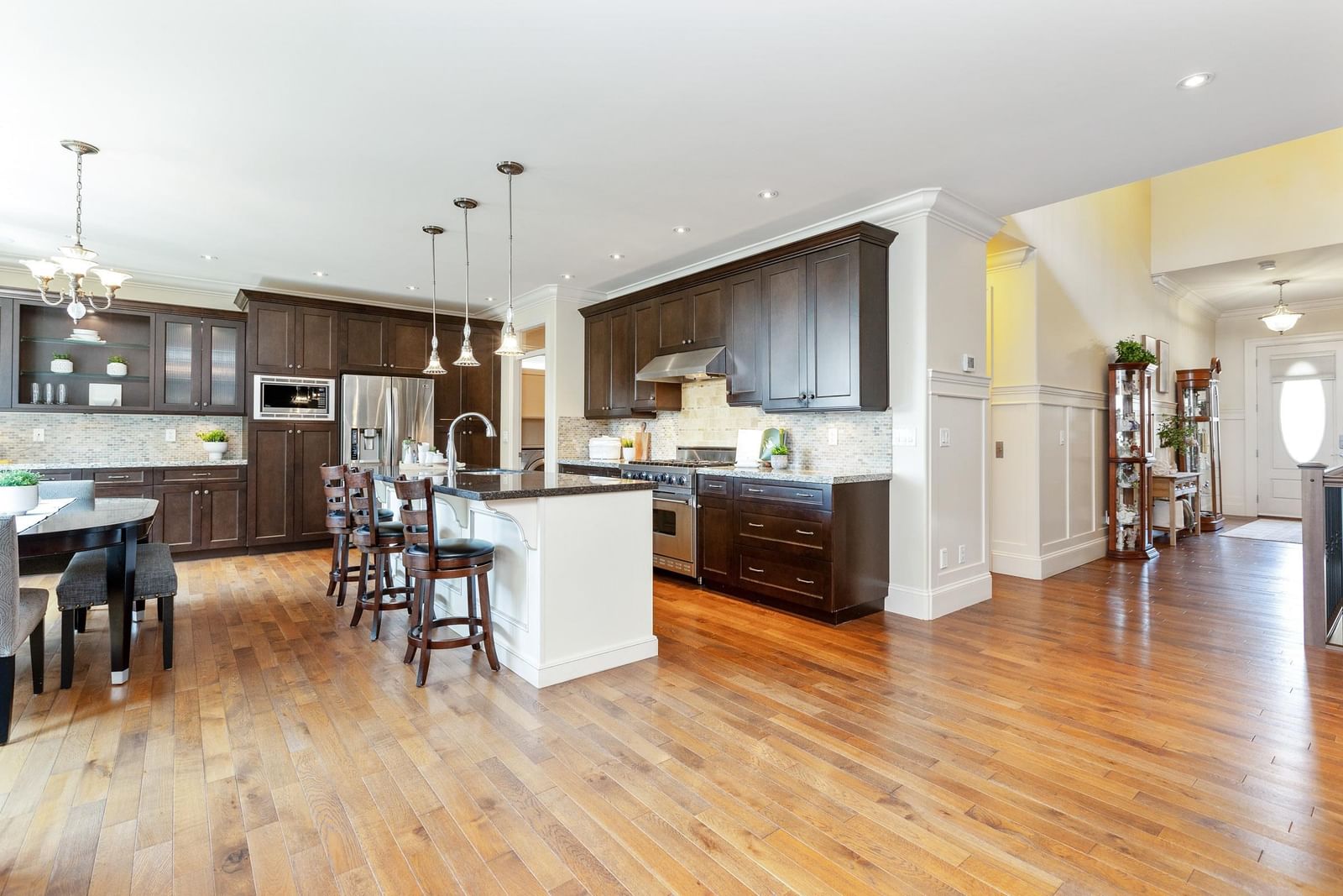 Listing Image 12