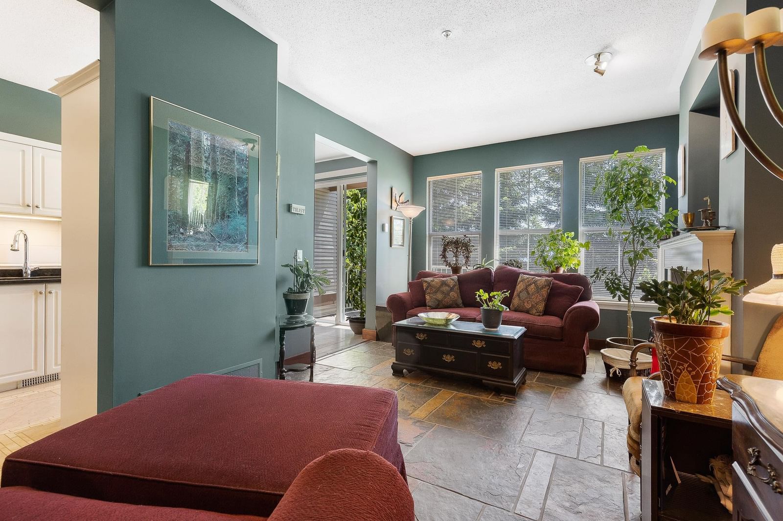 Listing Image 5