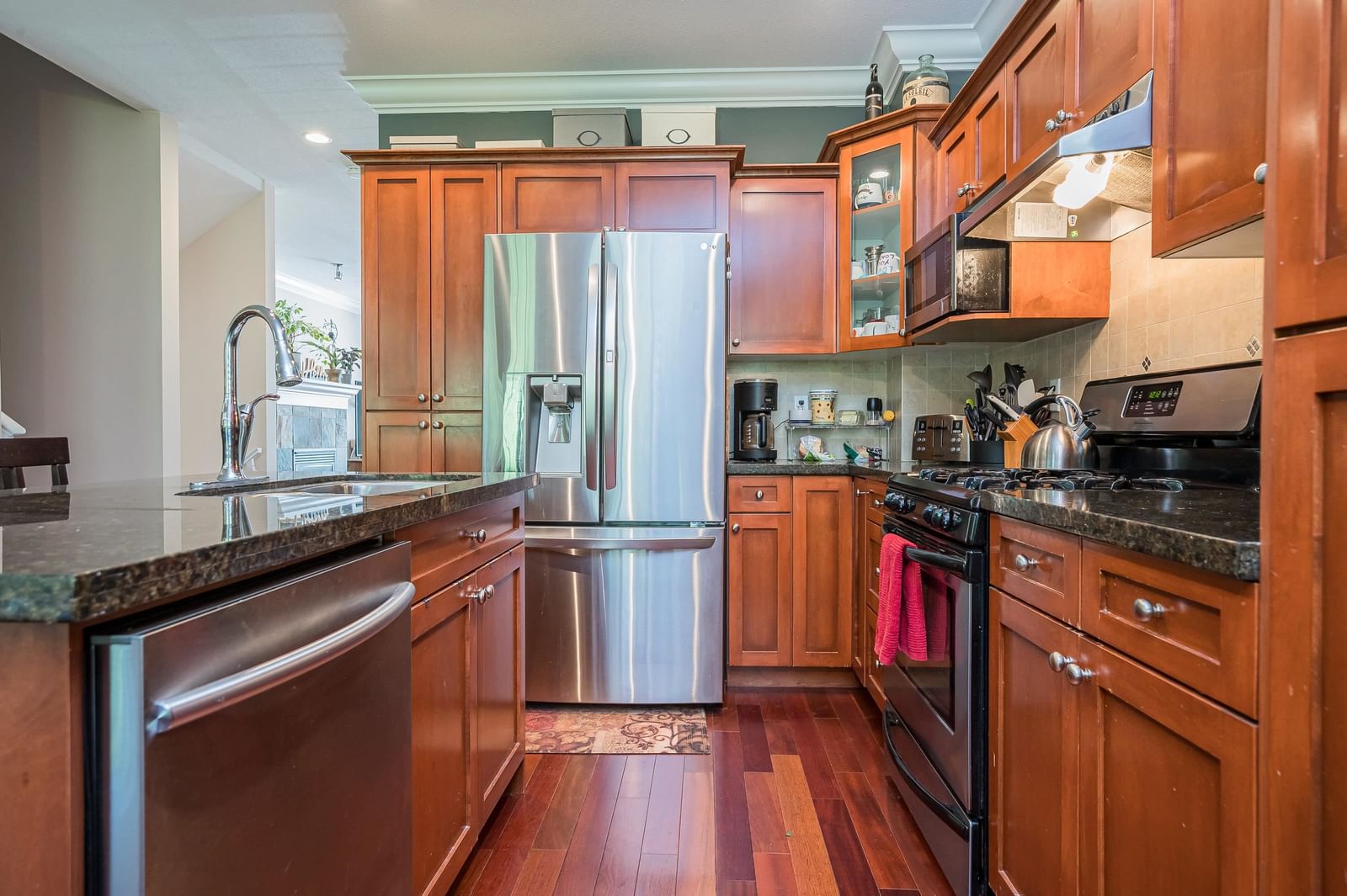 Listing Image 11