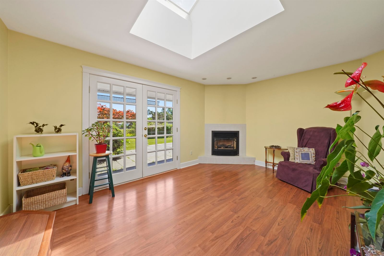 Listing Image 16
