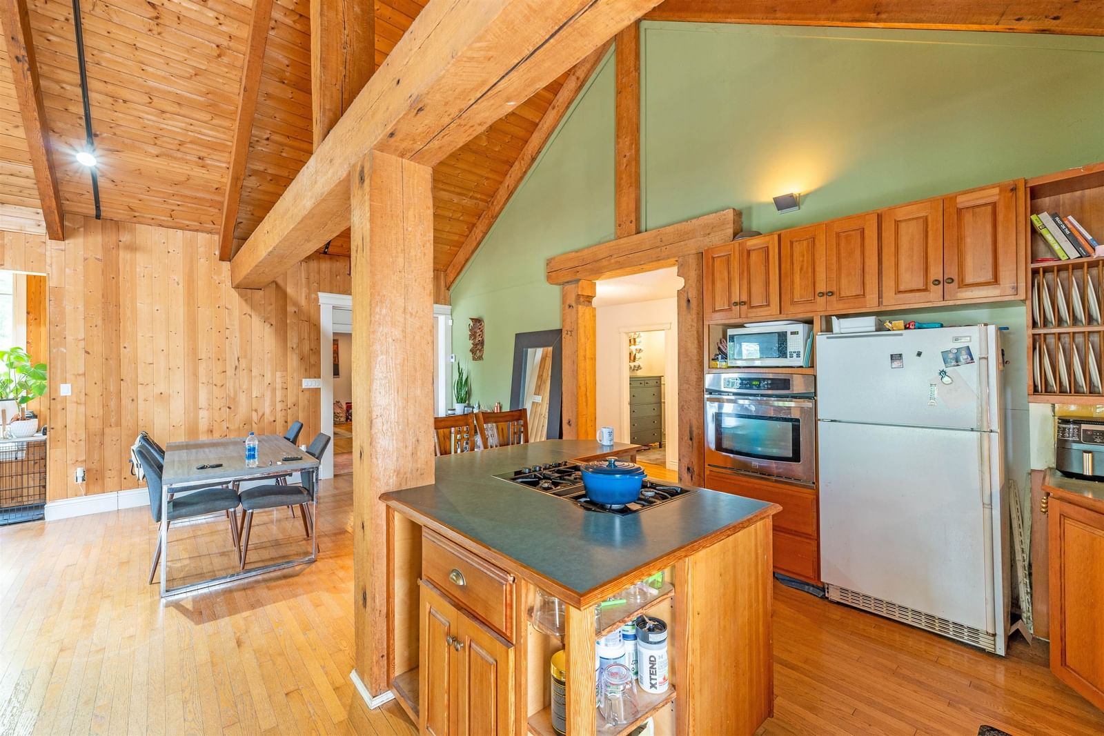 Listing Image 5