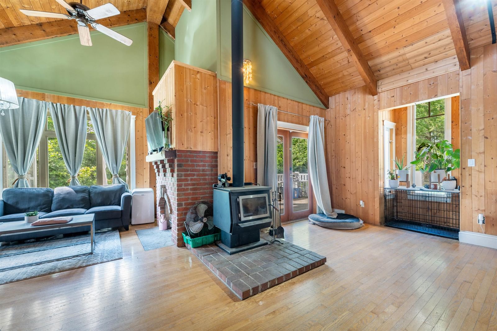 Listing Image 6