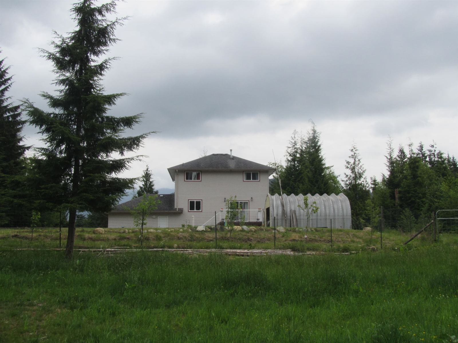 Listing Image 4