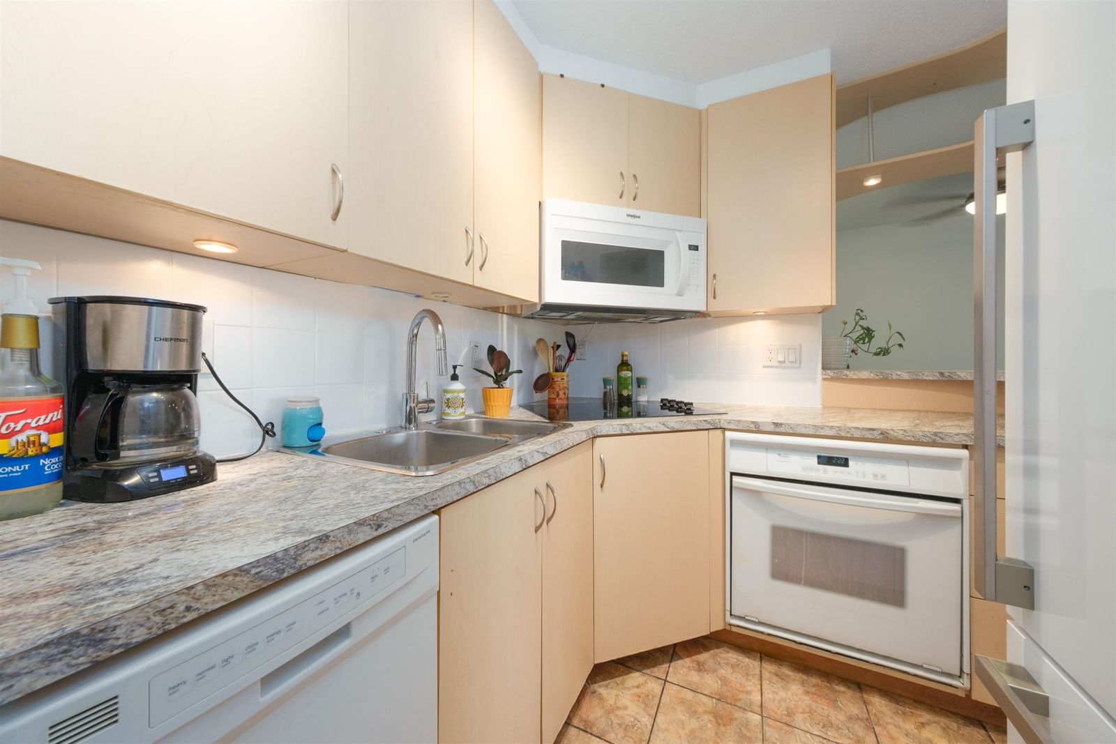 Listing Image 19