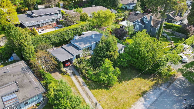 645 Esquimalt Avenue