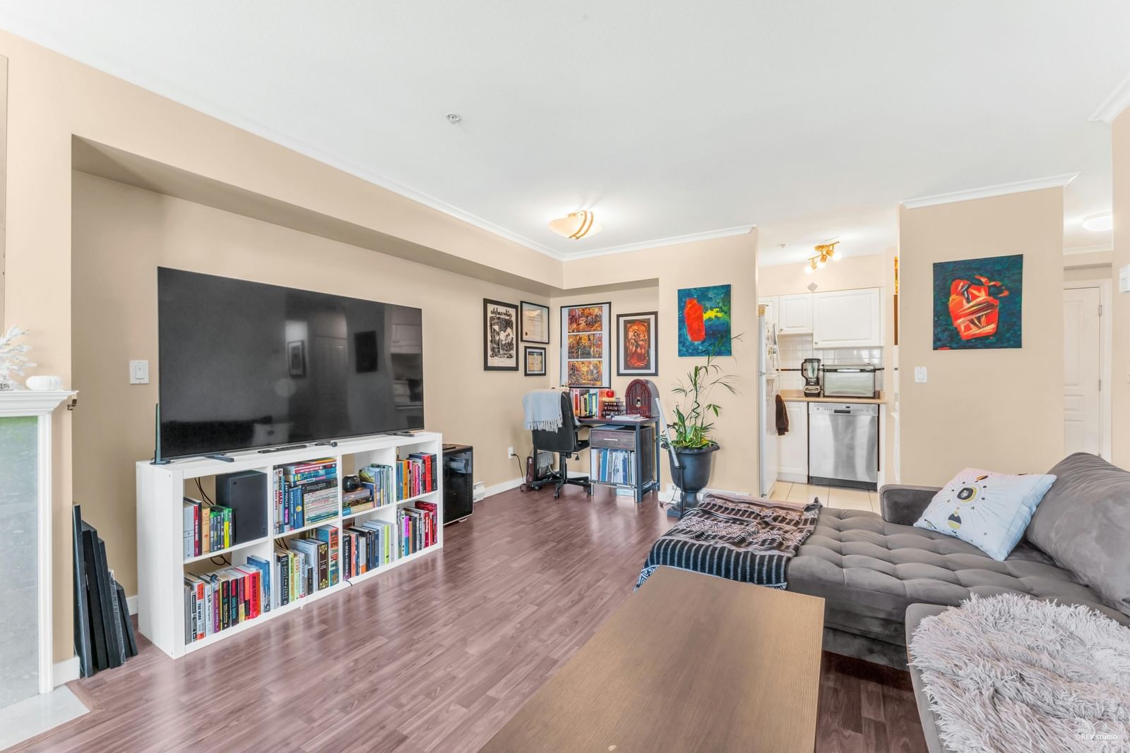 Listing Image 9