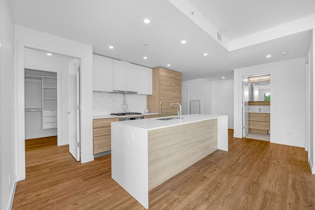 1203 - 585 Austin Avenue