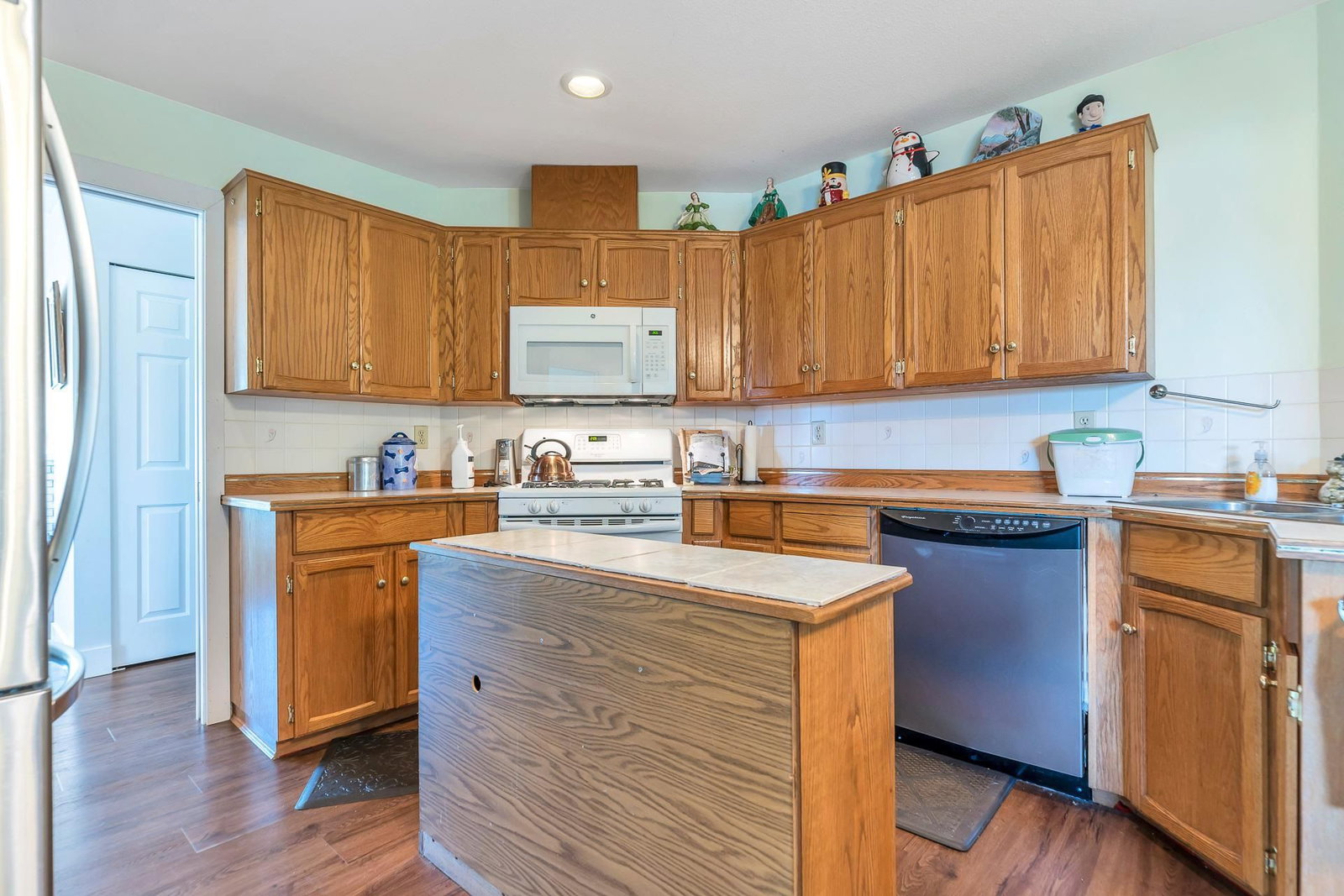 Listing Image 12