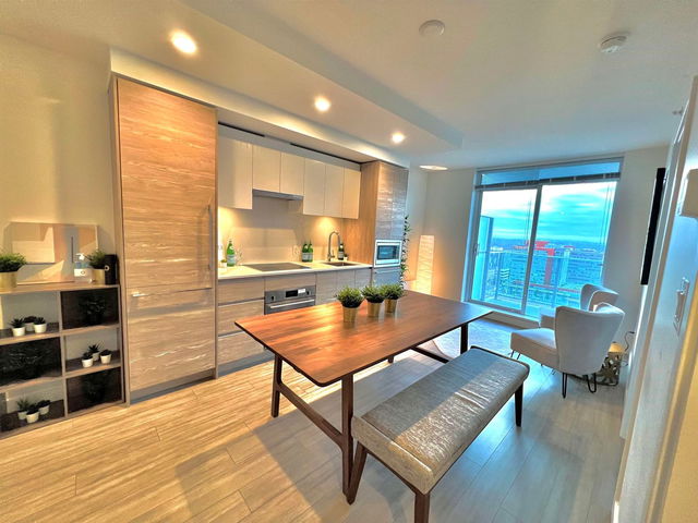1712 - 13655 Fraser Highway