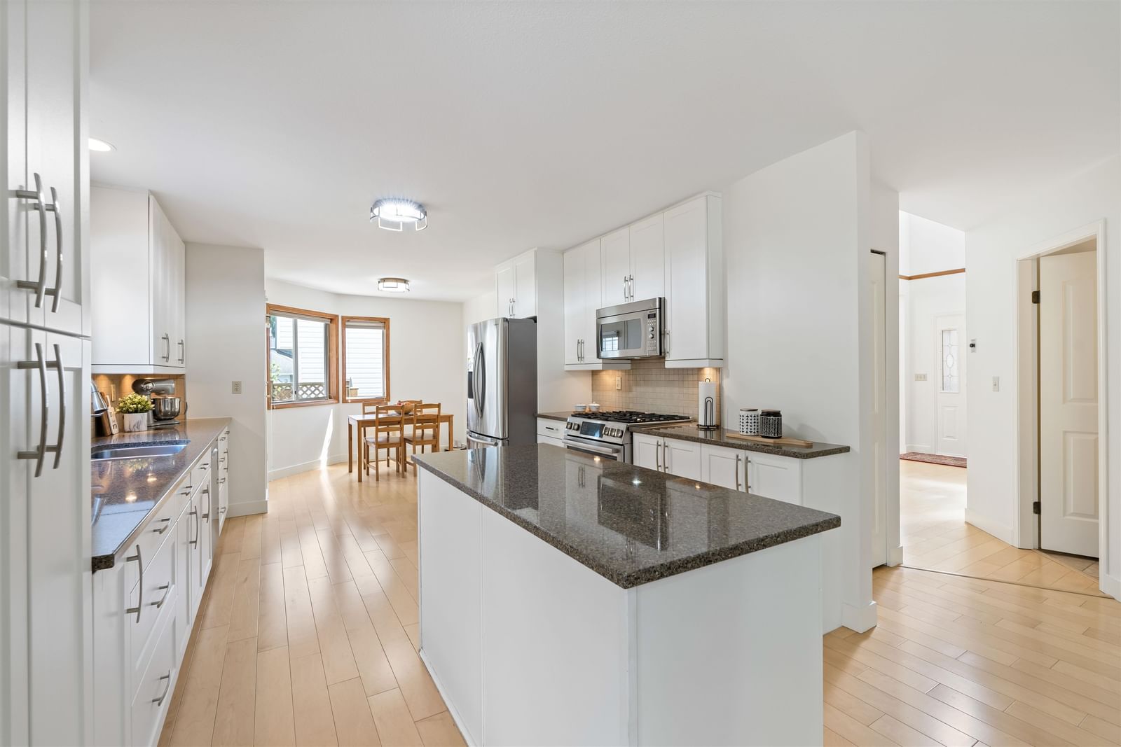 Listing Image 12