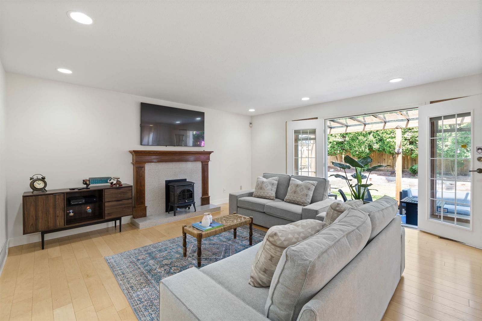 Listing Image 13