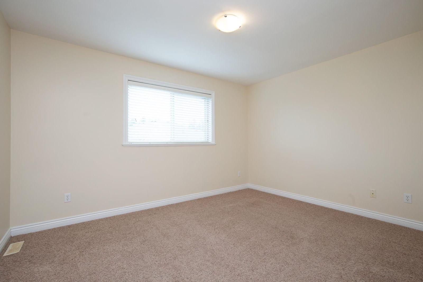 Listing Image 30