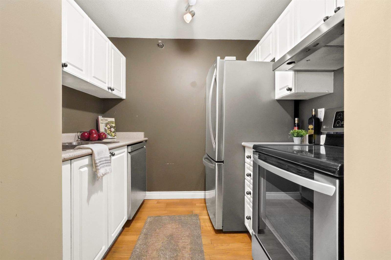 Listing Image 19