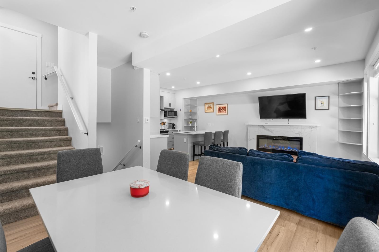 Listing Image 9