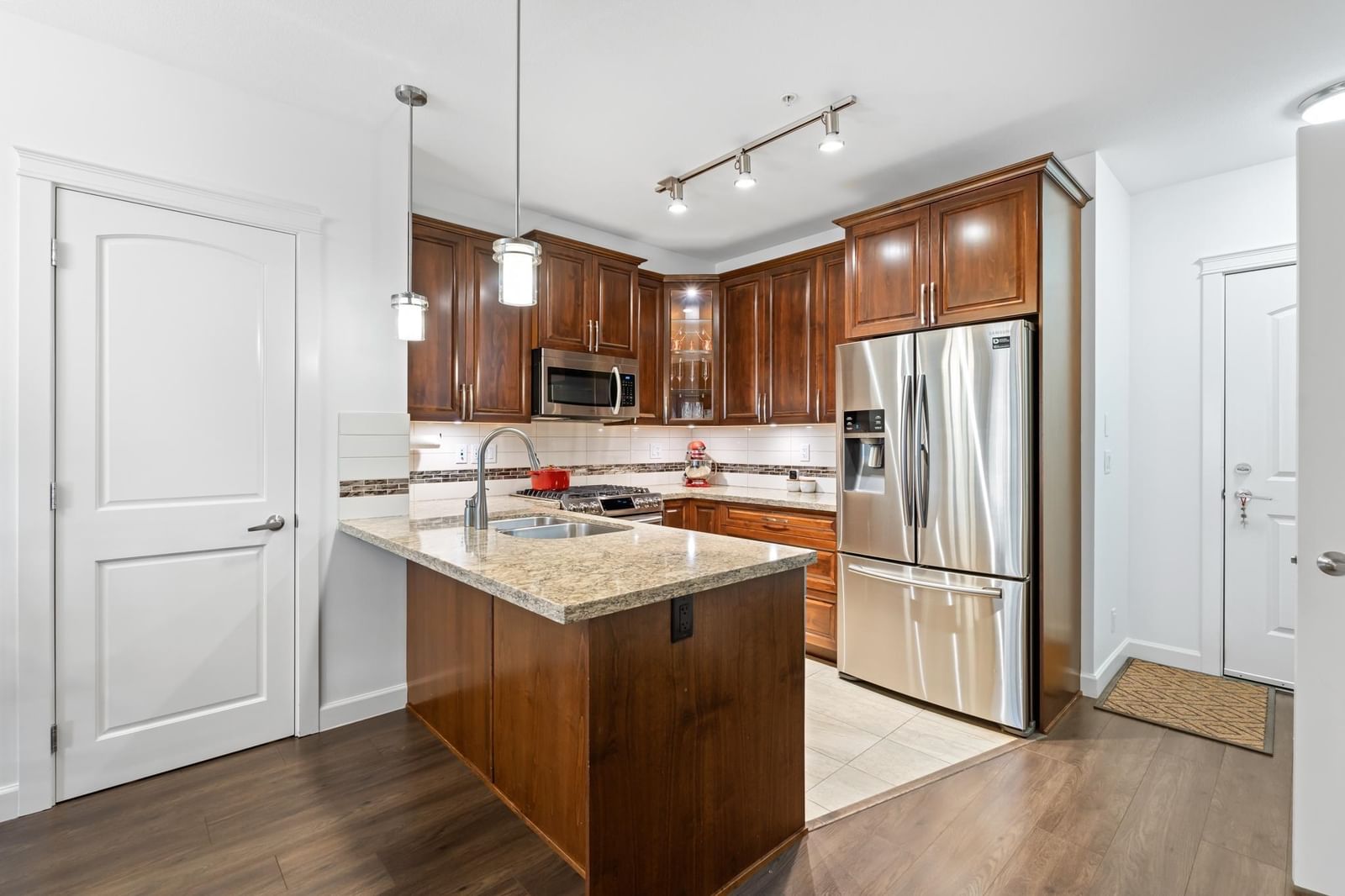 Listing Image 12