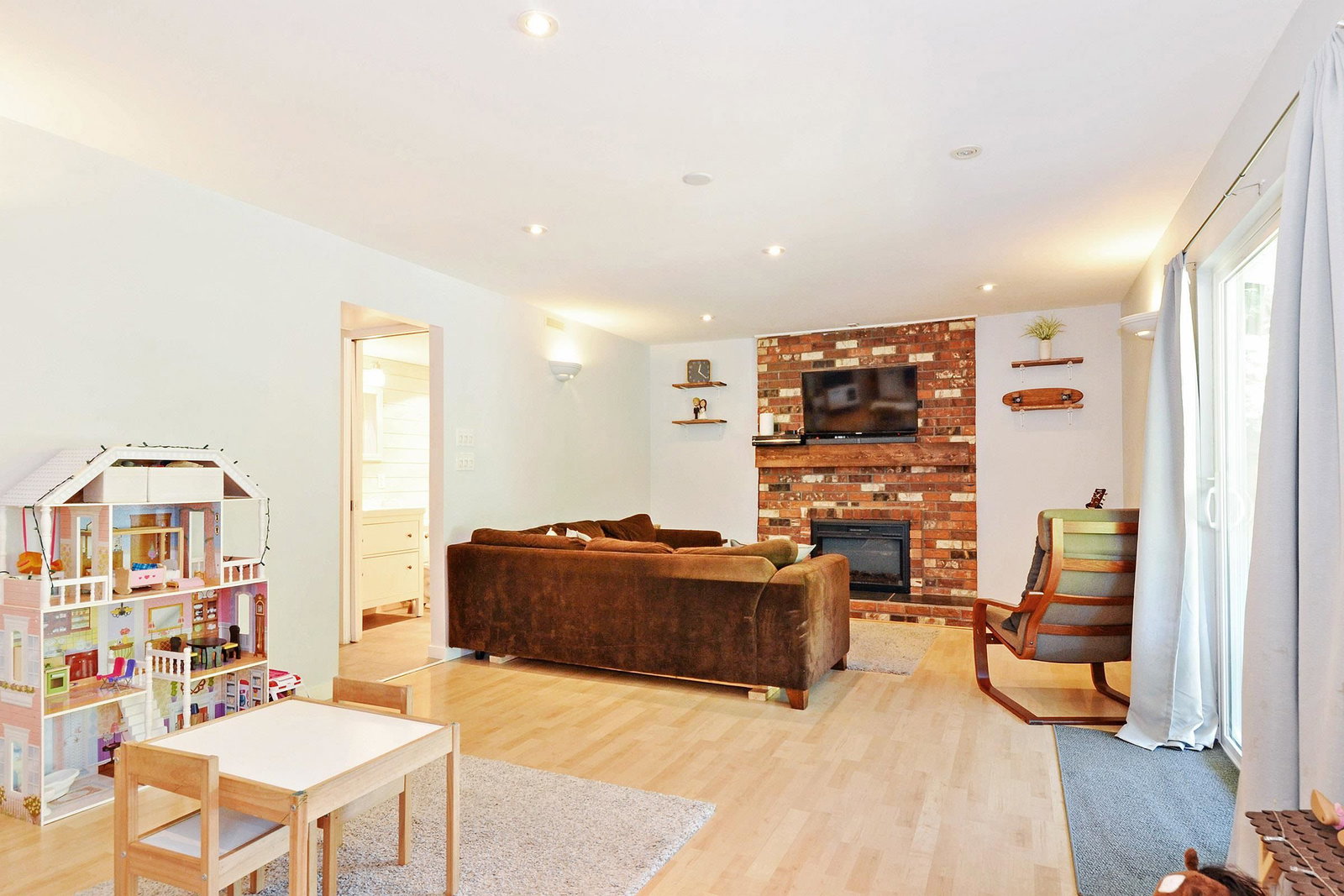 Listing Image 13