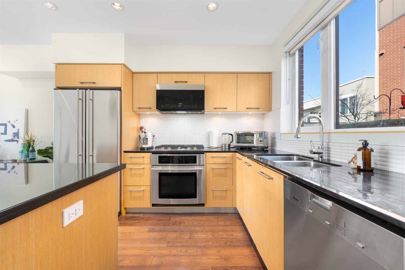 Listing Image 15