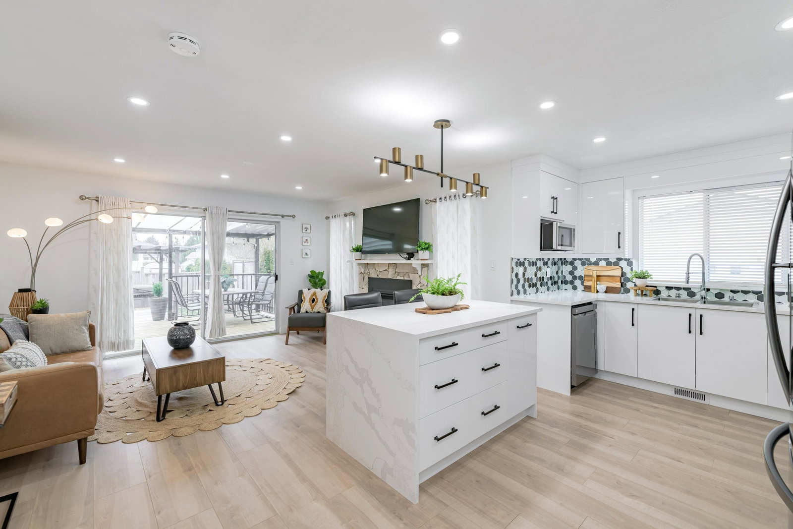 Listing Image 15