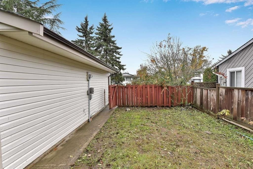 Listing Image 8