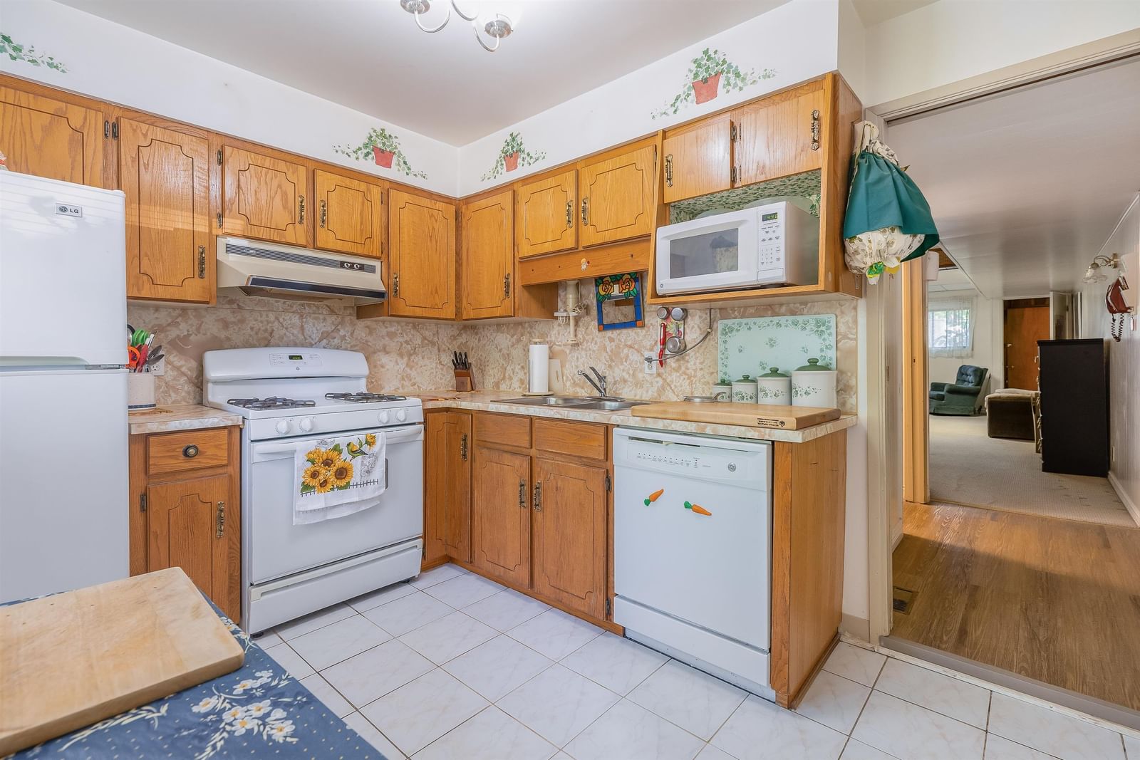 Listing Image 20