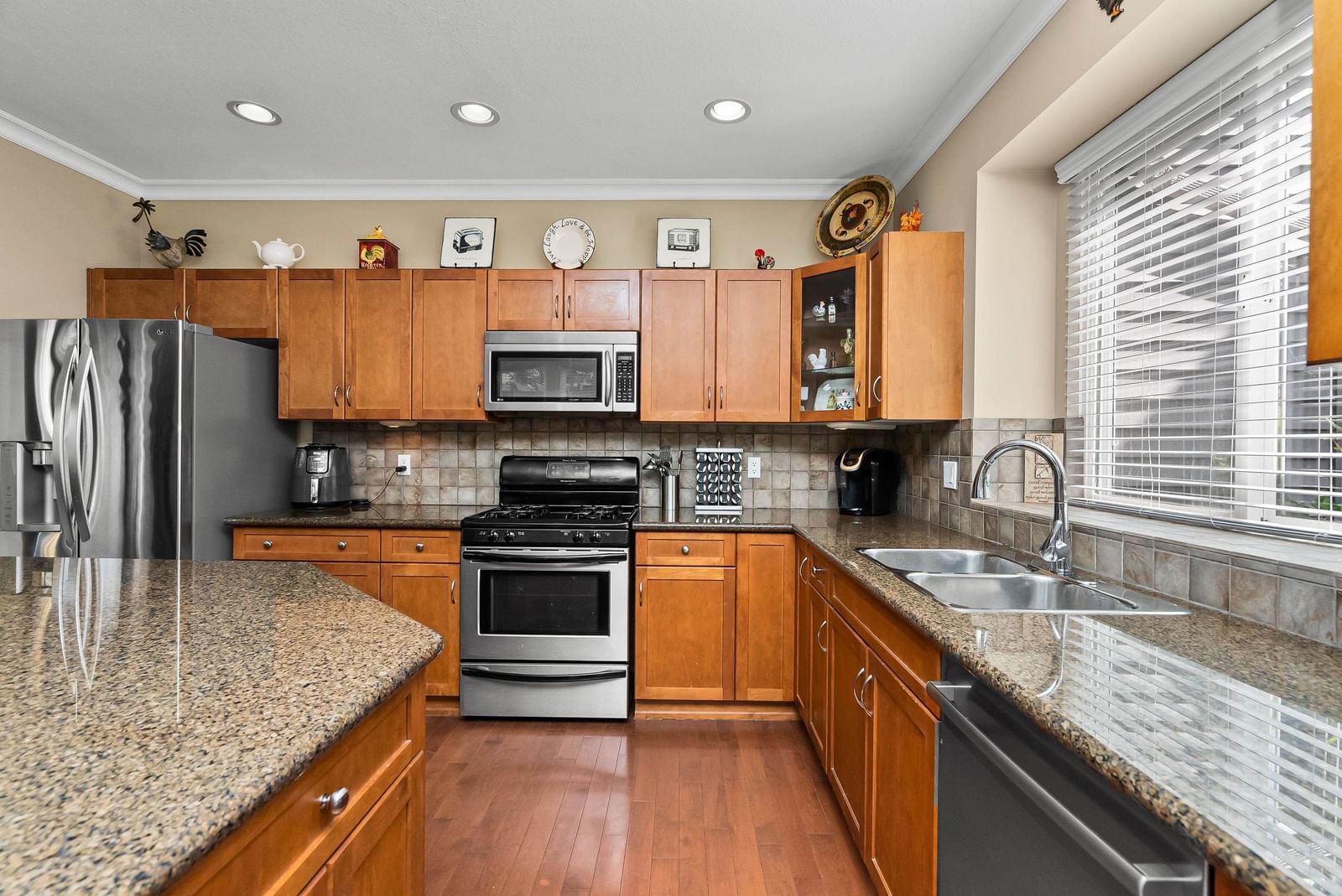 Listing Image 15
