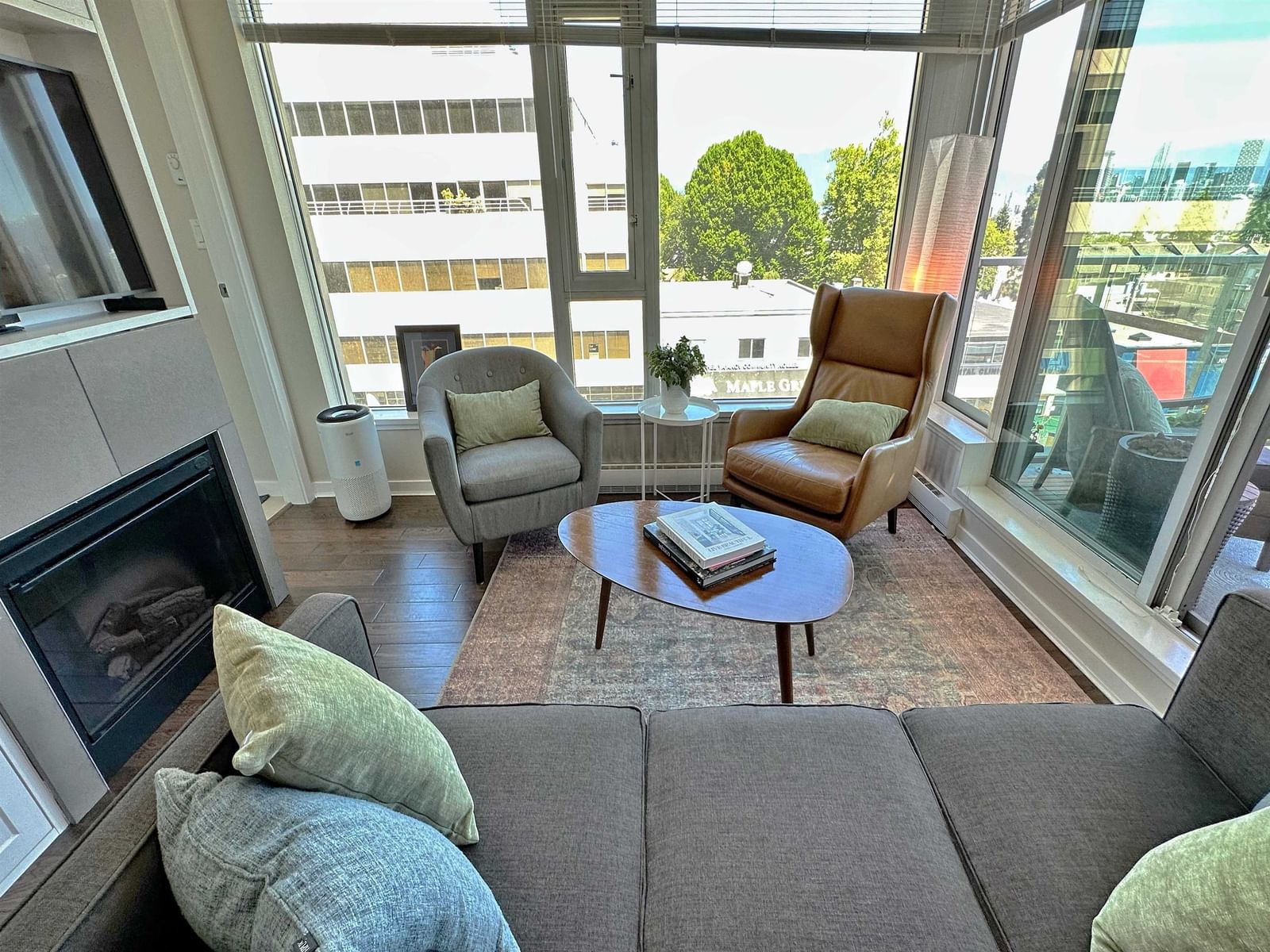 Listing Image 5