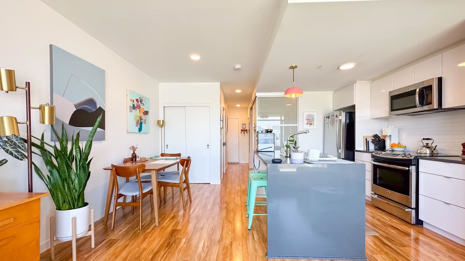 Listing Image 10