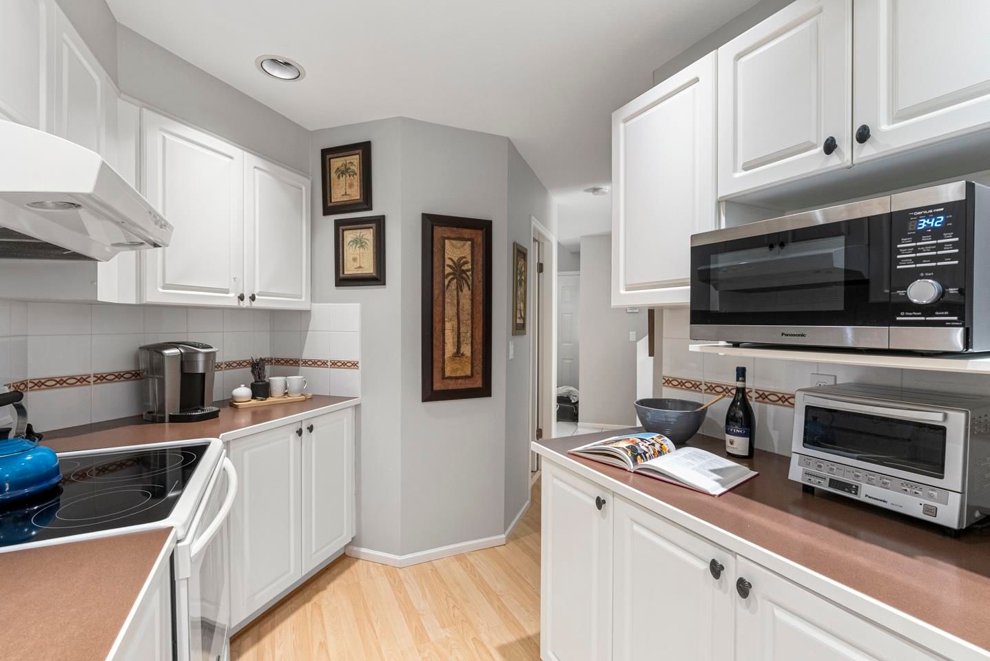 Listing Image 12