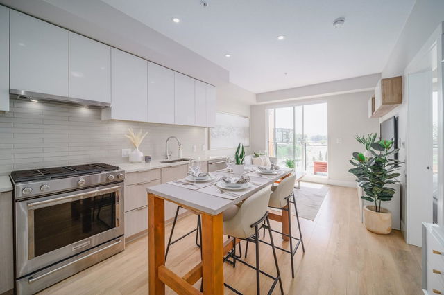 506 - 3588 Sawmill Crescent