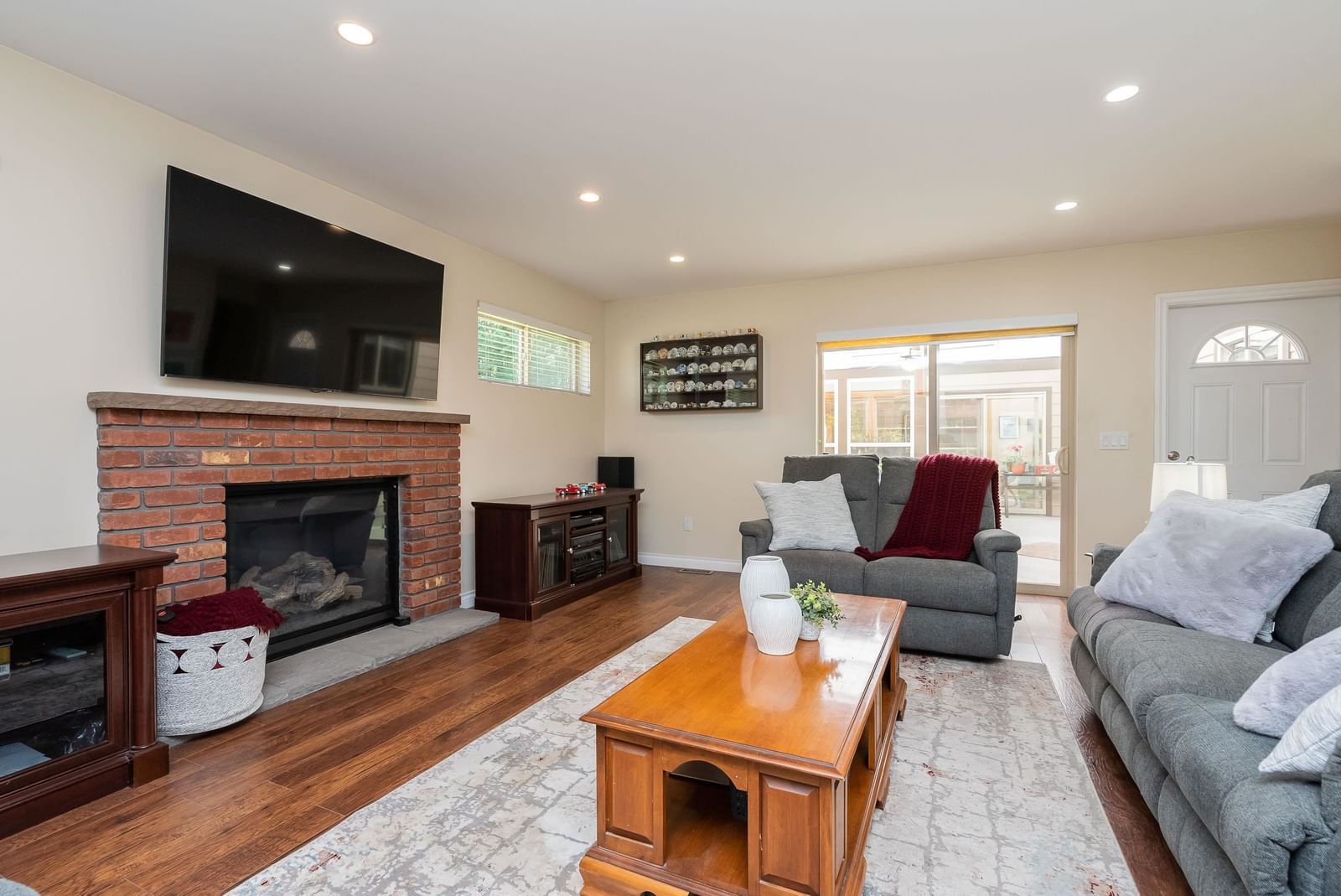 Listing Image 11