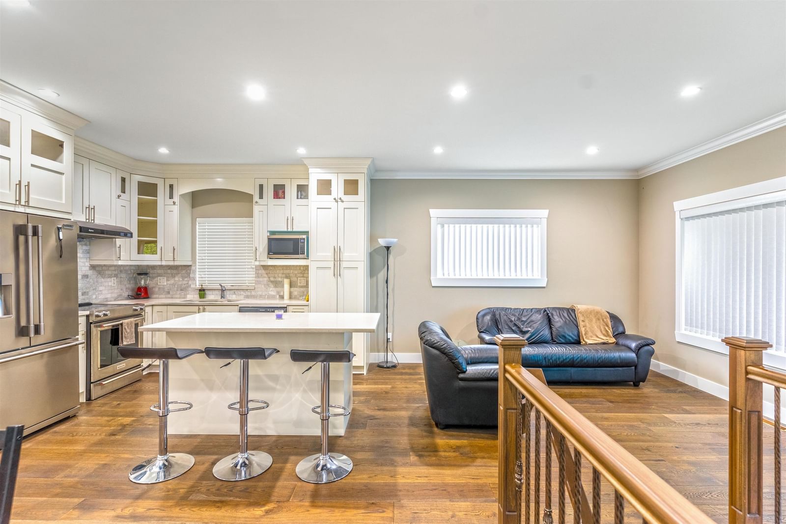 Listing Image 9