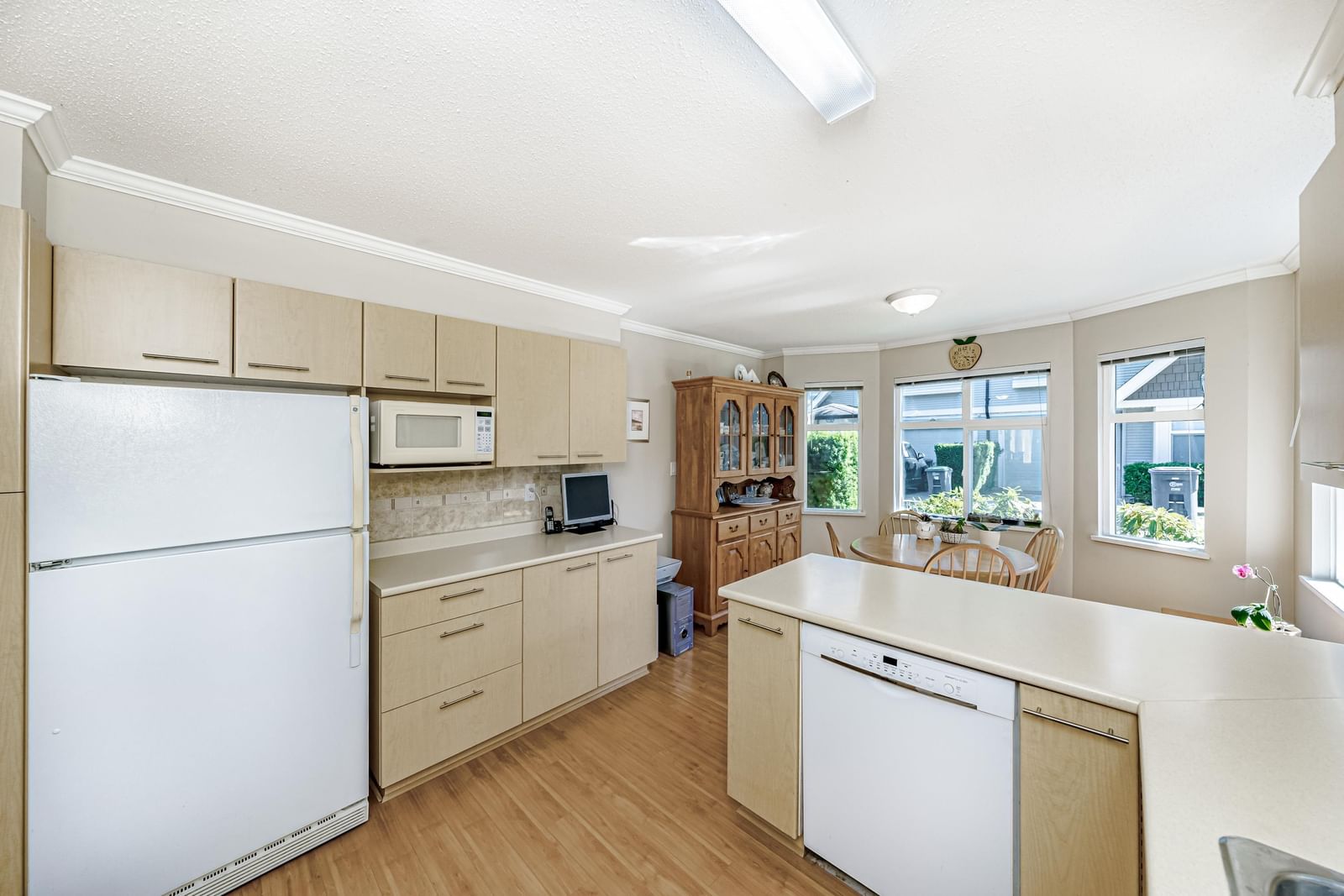 Listing Image 18